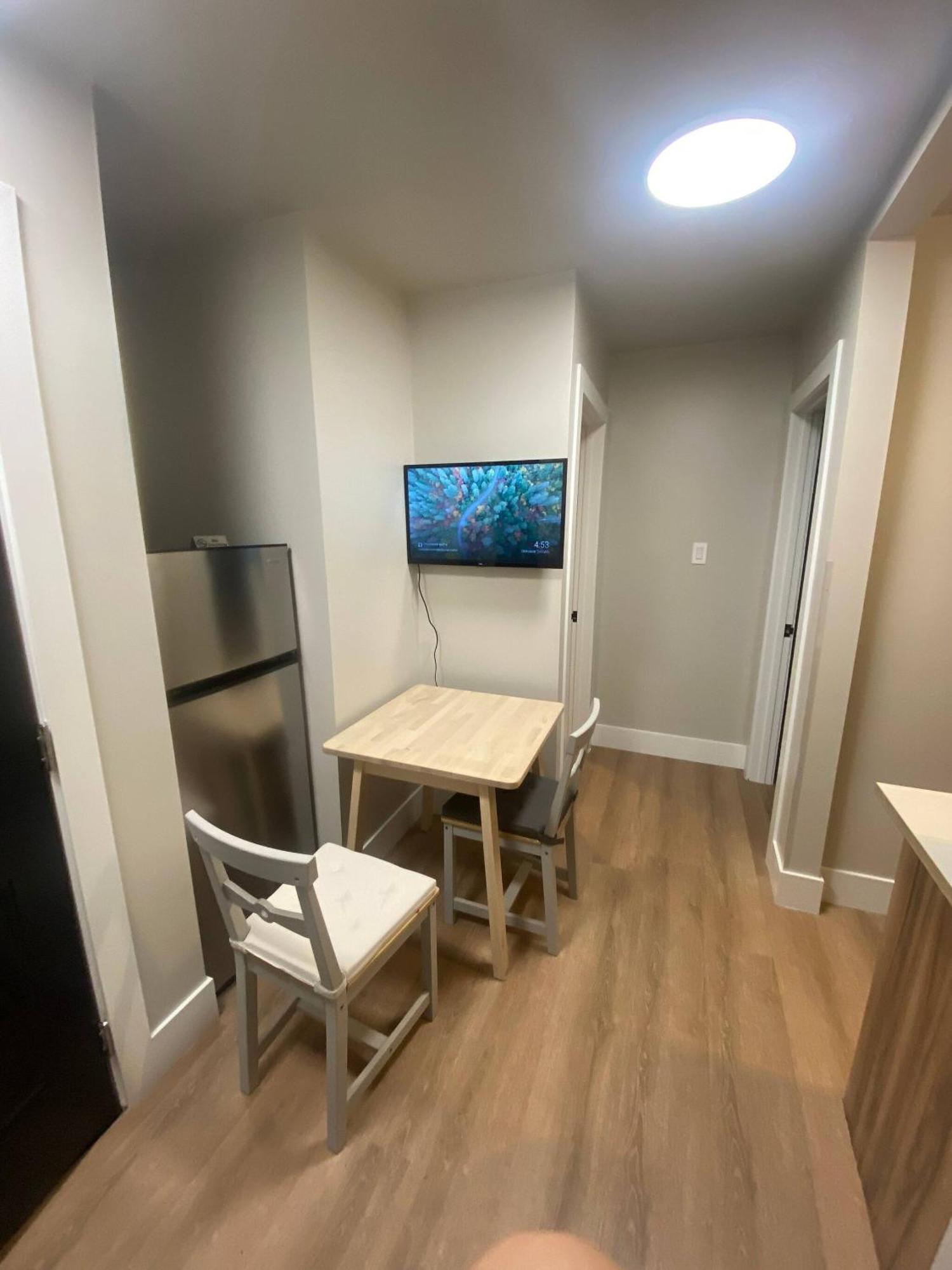 Central 2Br Near Unveristy And Whyte Ave 埃德蒙顿 外观 照片