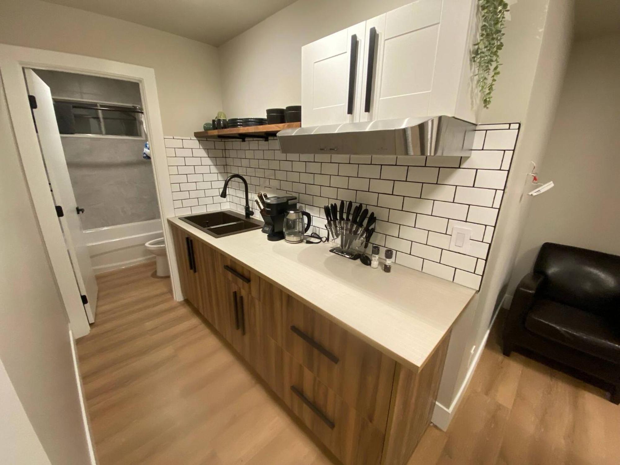 Central 2Br Near Unveristy And Whyte Ave 埃德蒙顿 外观 照片